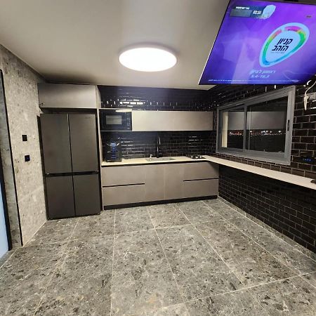 מבנים בים 75 Suites At Sea Haifa Bagian luar foto