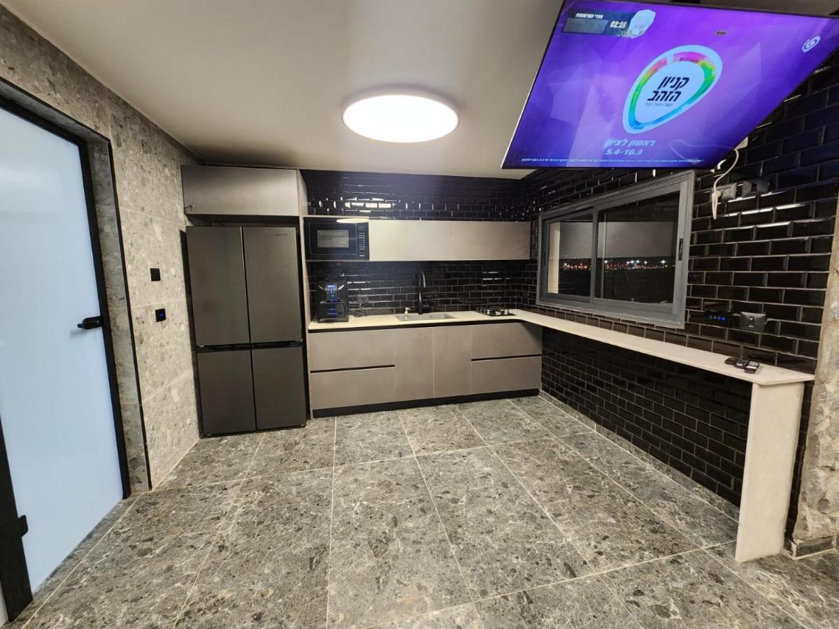מבנים בים 75 Suites At Sea Haifa Bagian luar foto